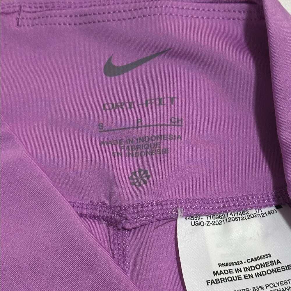 NIKE - Picture 4 of 6